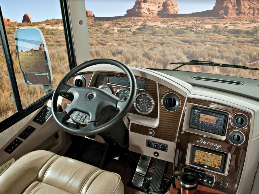 Торпедо Winnebago Journey 40U 2012 года  (фото 2 из 4)